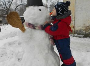Чтобы не болеть я Овощи люблю, друзья, Вот поэтому морковь – Моя первая любовь. Но главное средство  От вредных болезней-  «Виферон»,  Он всех полезней!