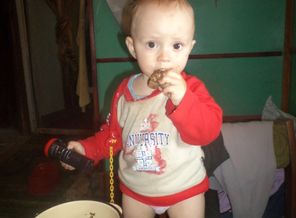 "- кашки, пюрешки - неее, мама,  - МЯСО!!! я ж мужик)))))"